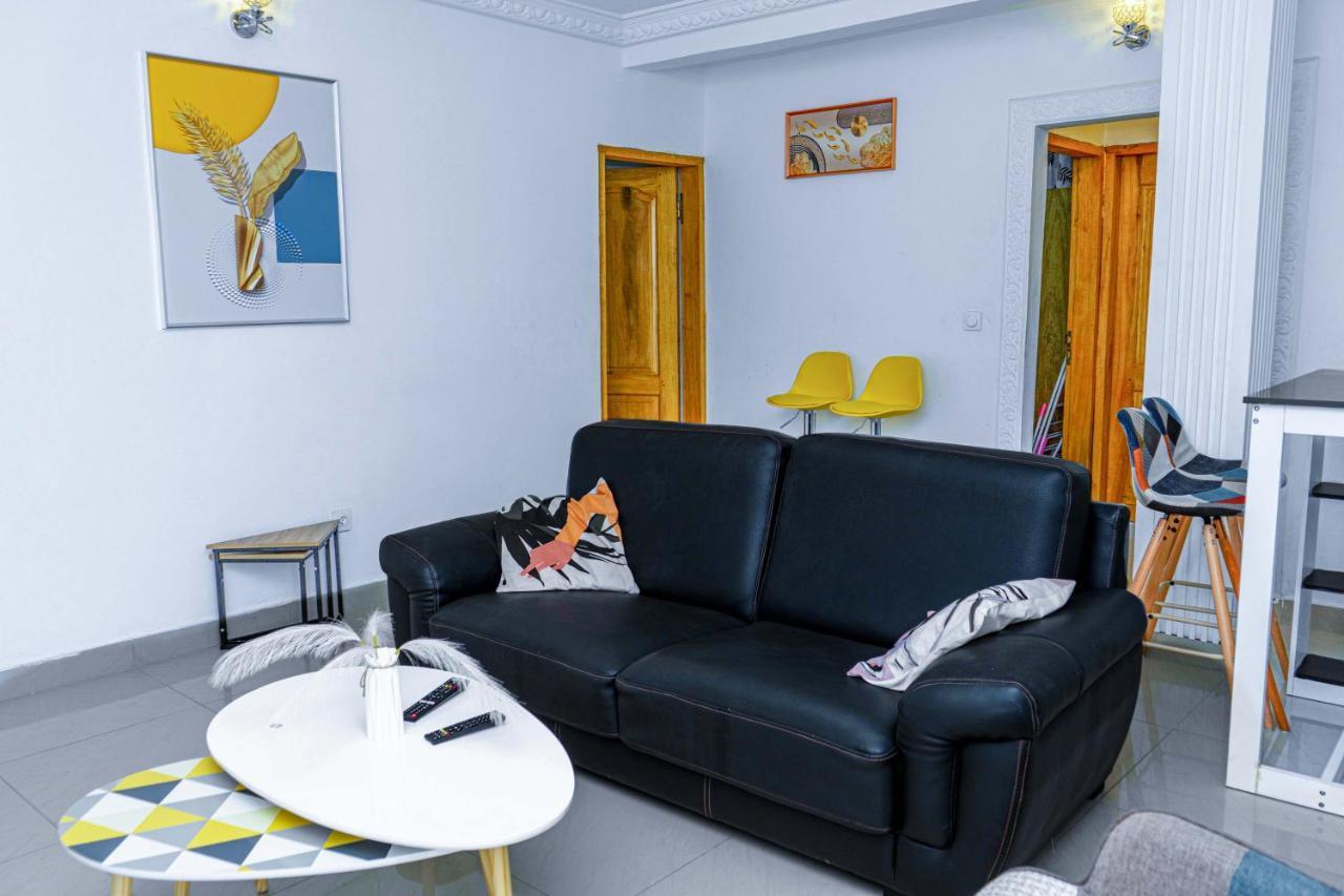 Naiveli-Palm Appartement Meuble Sobre Et Chic Дуала Екстериор снимка